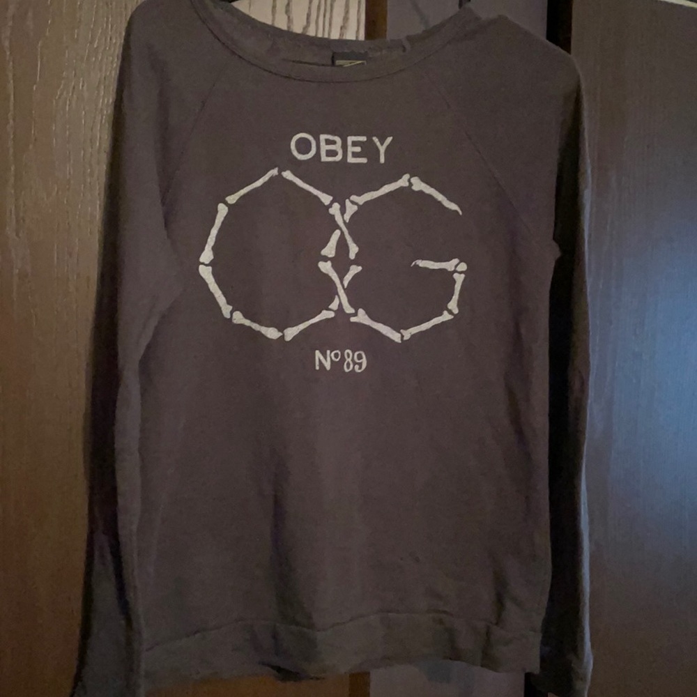 Women’s lightweight sweatshirt